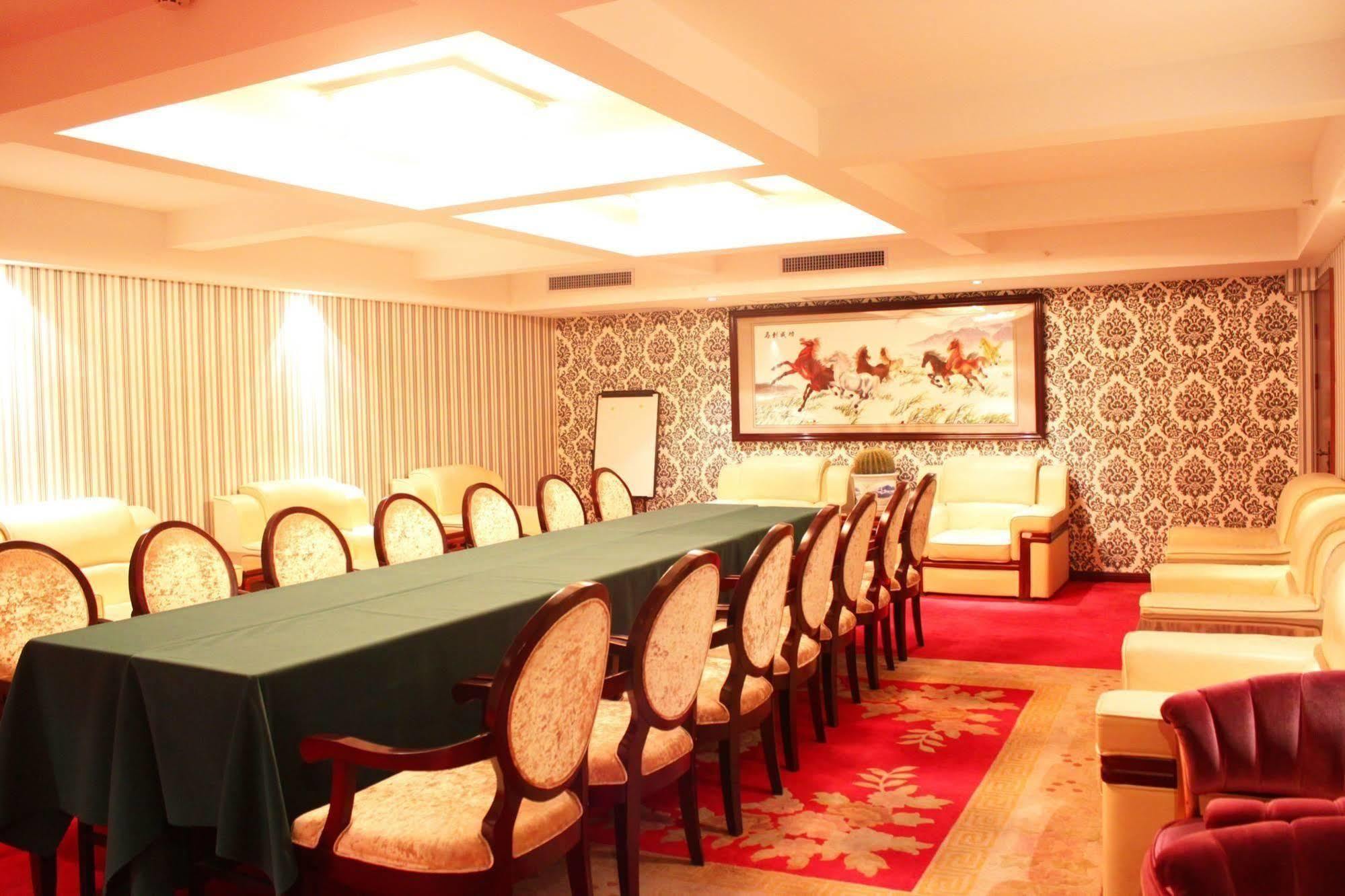 New Beacon Runfeng International Hotel Wuhan Exterior foto