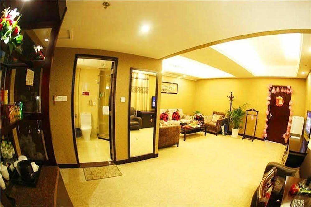 New Beacon Runfeng International Hotel Wuhan Exterior foto