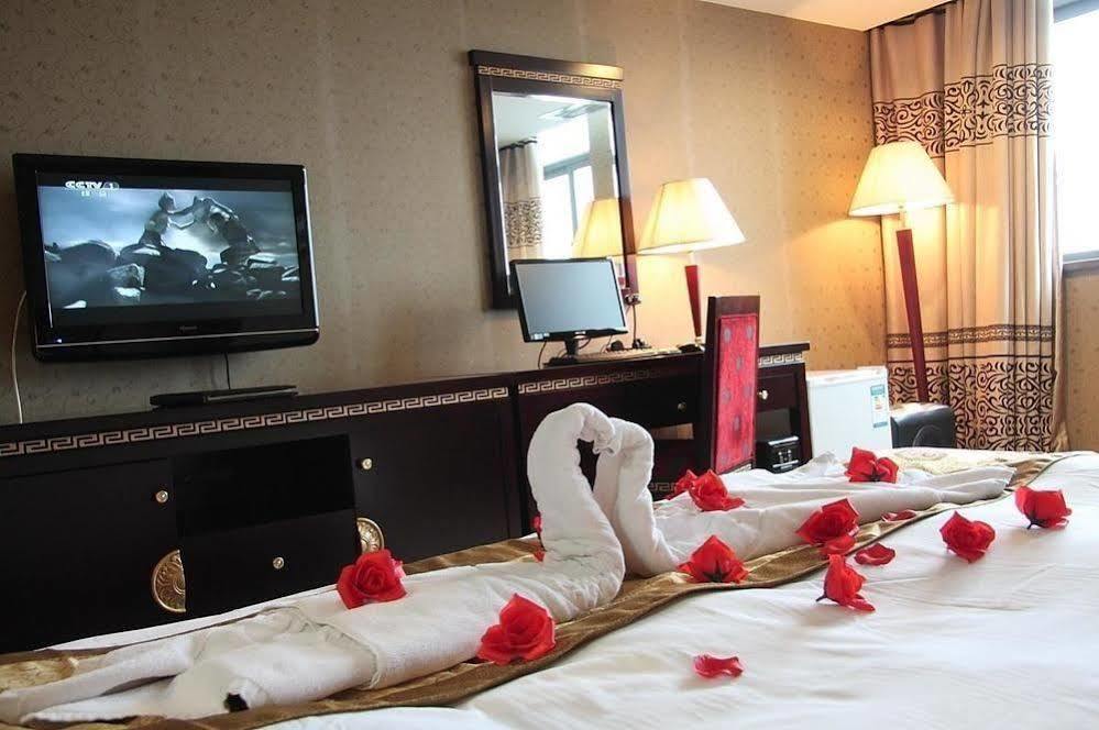 New Beacon Runfeng International Hotel Wuhan Exterior foto